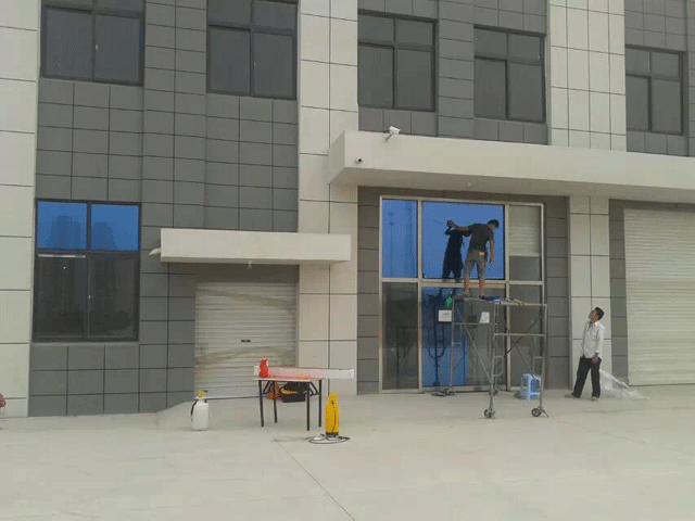 煙臺(tái)開(kāi)發(fā)區(qū)工廠隔熱膜施工案例